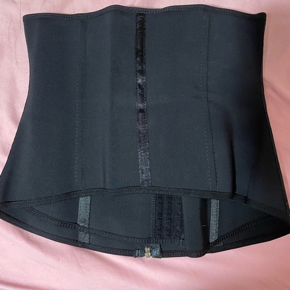 Stagmi faja waist trainer - Picture 3 of 4
